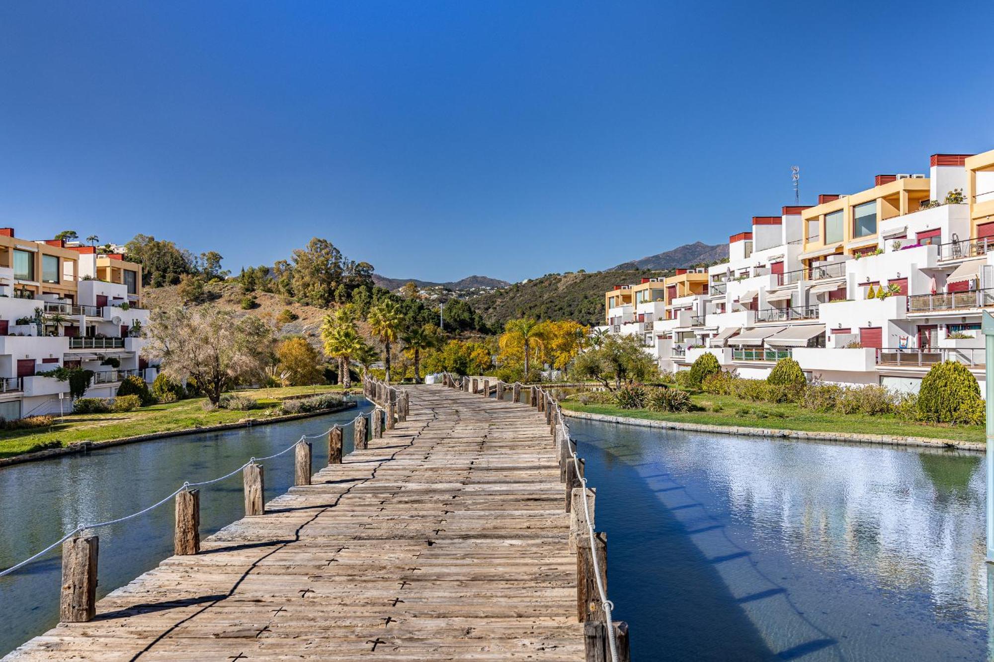 Rentitspain Apartamento Charming Gym, Jacuzzi Y Balcon Estepona Luaran gambar