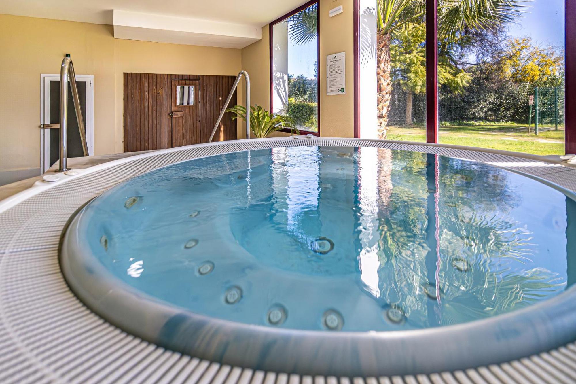Rentitspain Apartamento Charming Gym, Jacuzzi Y Balcon Estepona Luaran gambar