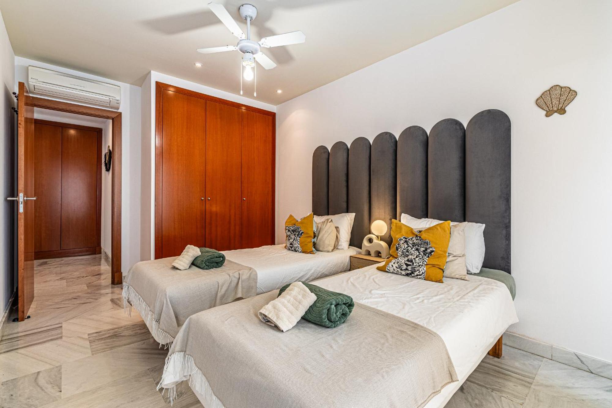 Rentitspain Apartamento Charming Gym, Jacuzzi Y Balcon Estepona Luaran gambar
